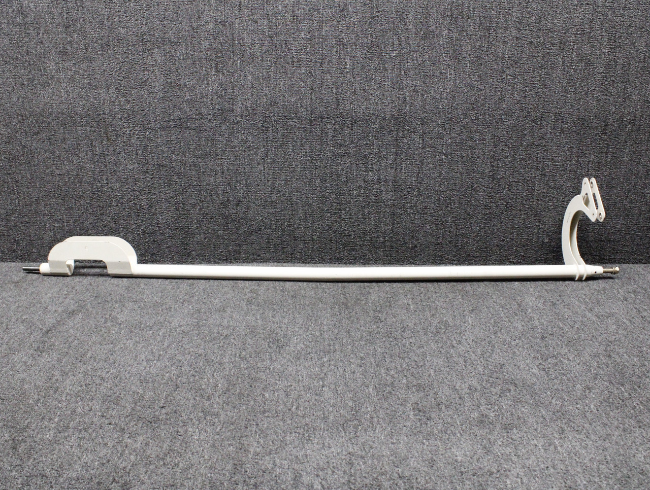 LA53272012 (Use: 2861111-12) Columbia LC42-550FG Aileron Torque Tube RH