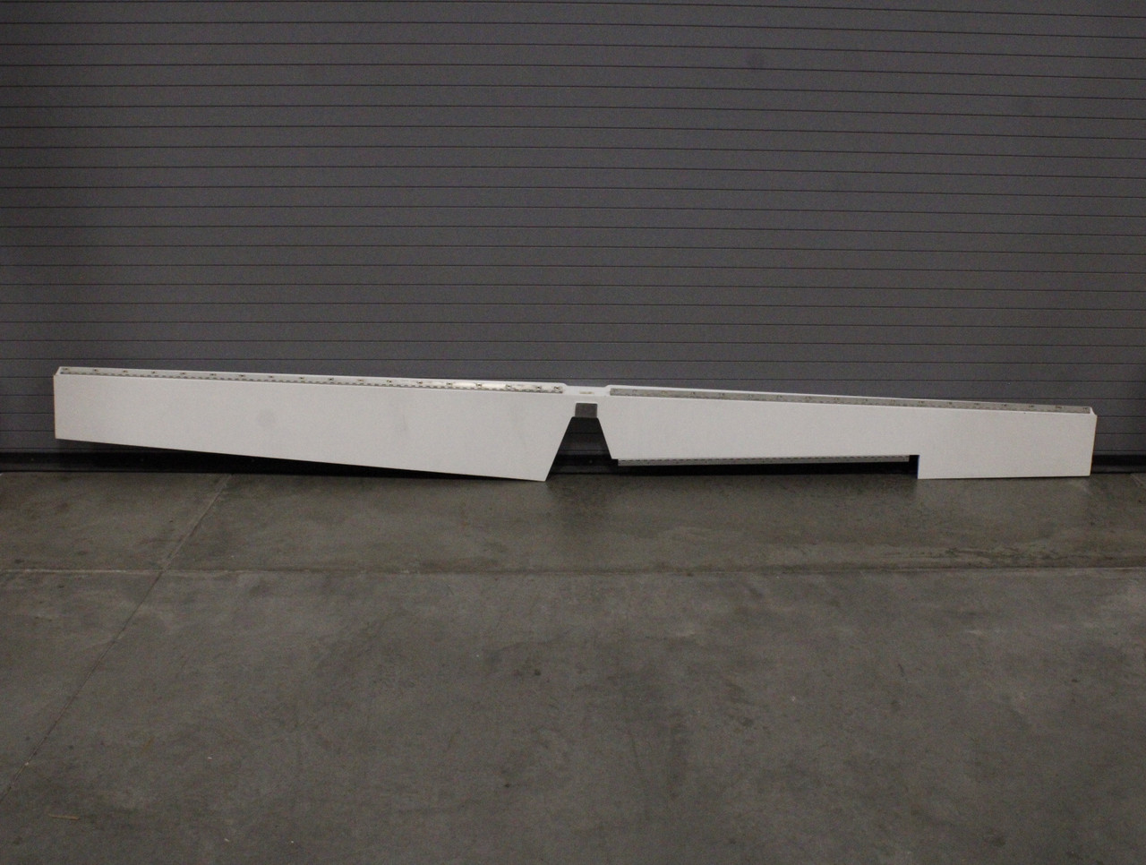 LA55273000 (Use: 2834352-1) Columbia LC42-550FG Elevator Assembly (No Tab)