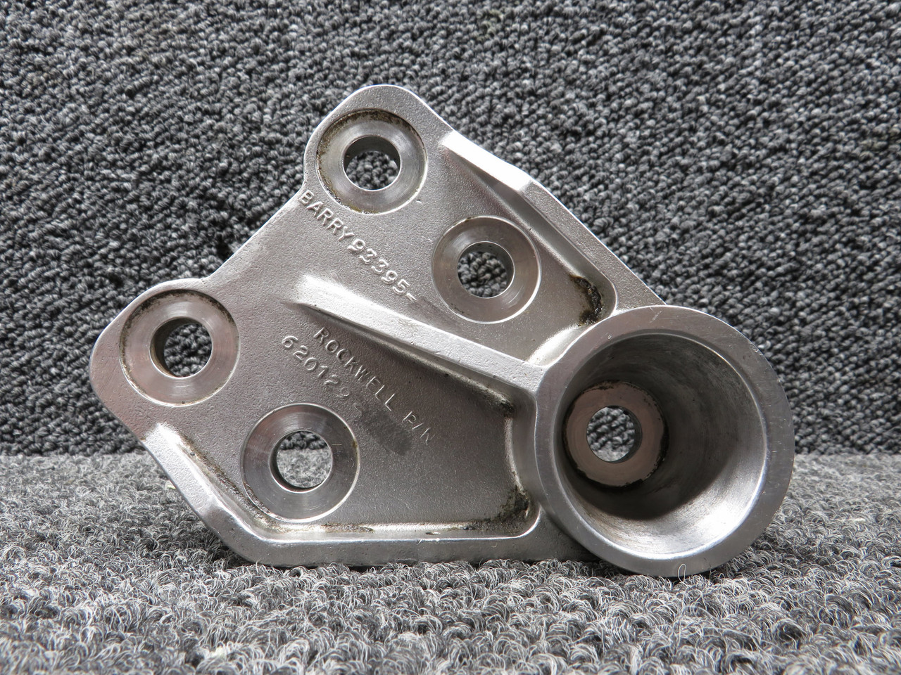 93395 (Alt: 620129) Barry Engine Mount