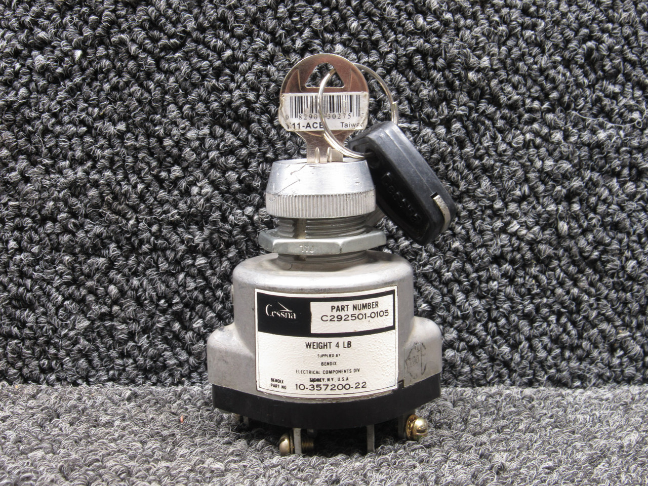 C292501-0105 (Alt: 10-357200-22) Cessna Ignition Switch and Key