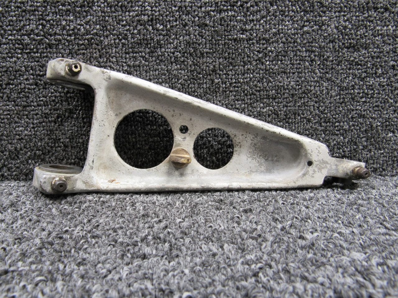 45-815011-8 Beechcraft 95-C55 Main Landing Gear Upper Knee w Fork
