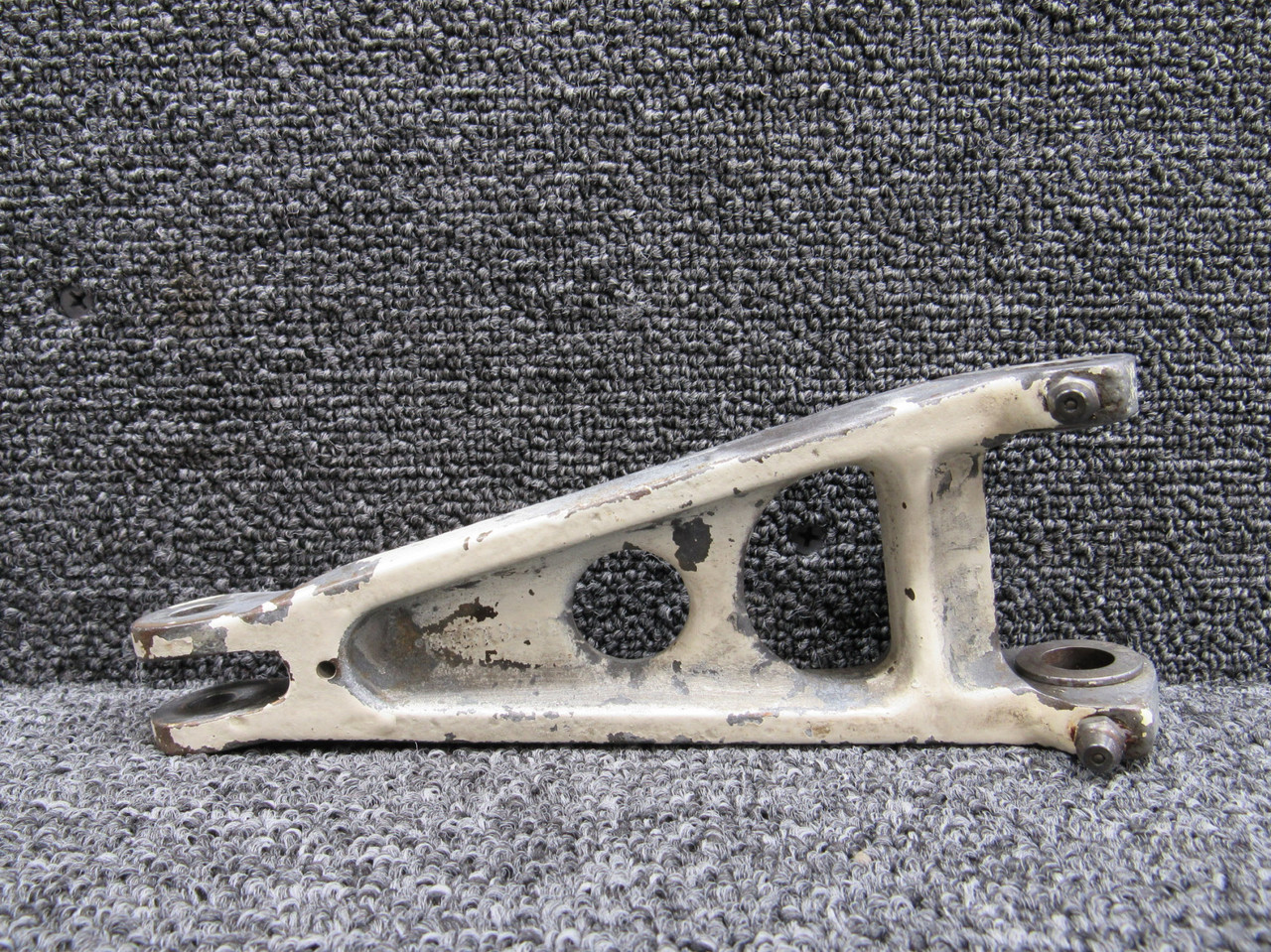45-815011-8 Beechcraft D95A Main Landing Gear Upper Knee