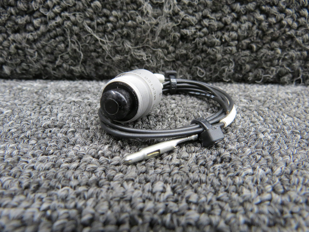 C2006-0903 (Alt: 84435-004) Eaton Cabin Door Courtesy Light Switch