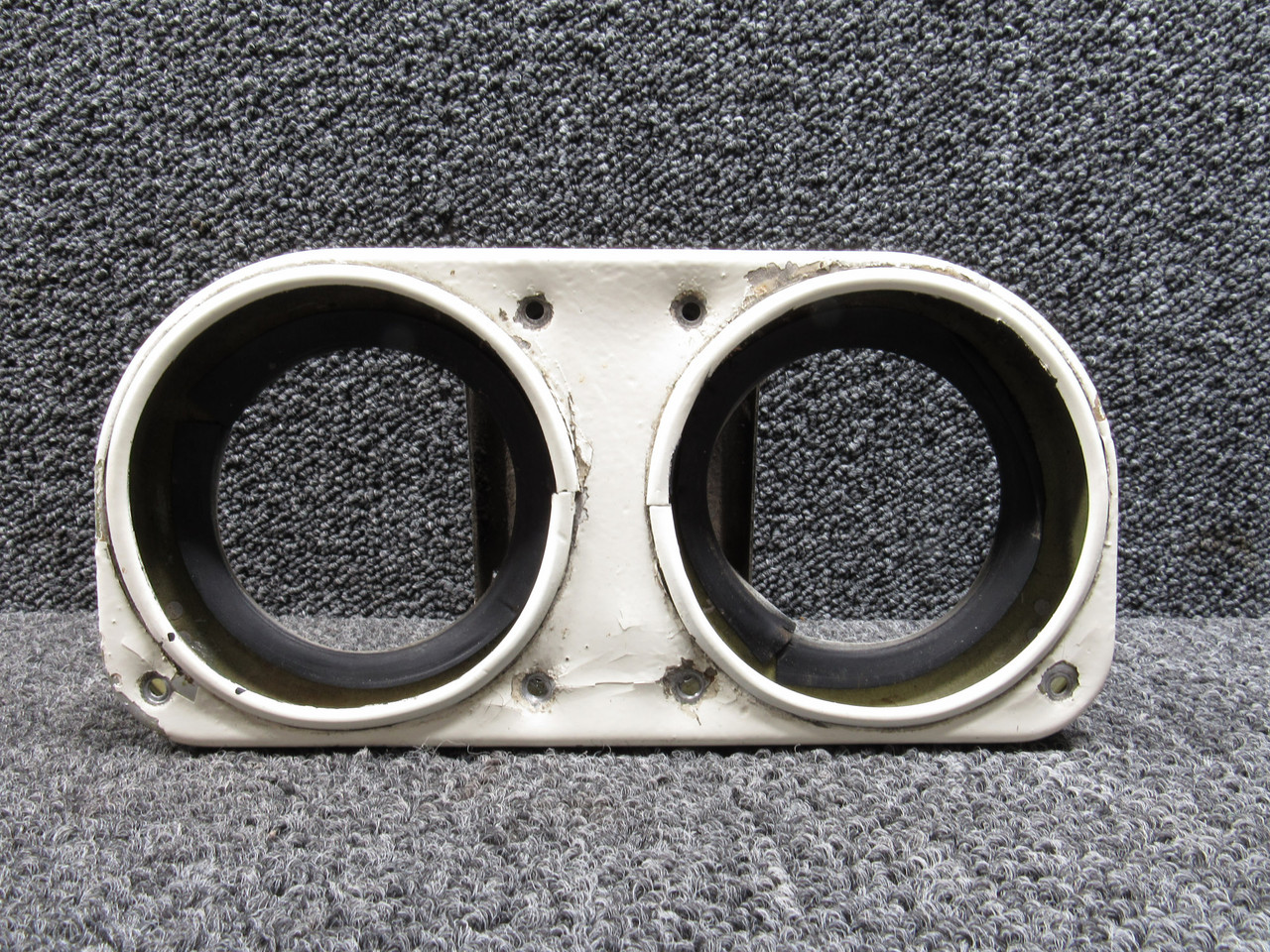 43048-000 Piper Landing Light Retainer Unit (Chipped Paint)