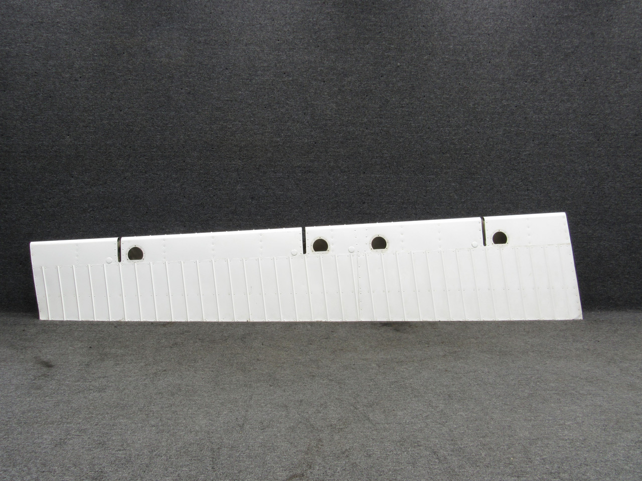1624001-2 Cessna RH Aileron Assembly