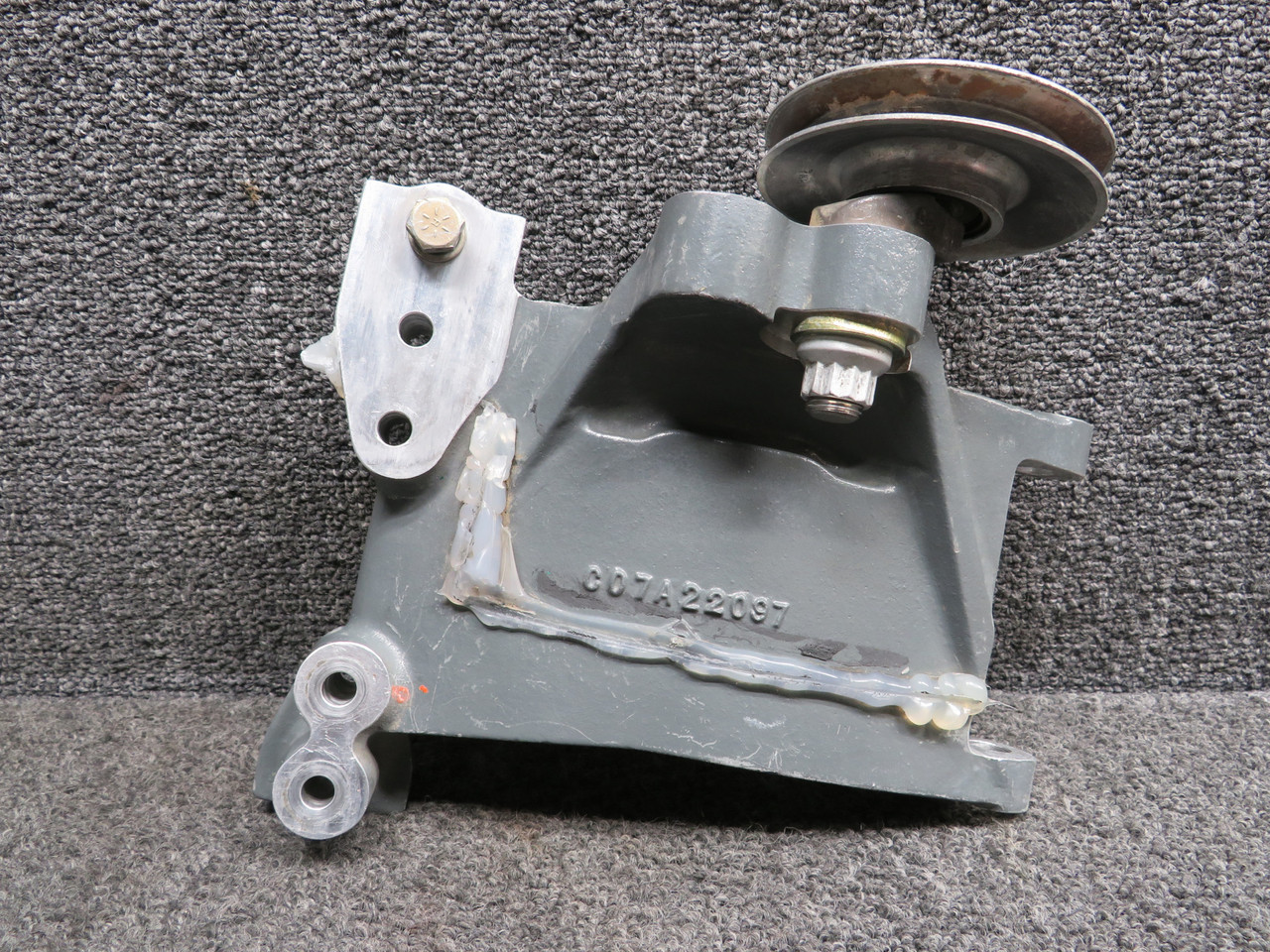 07A22097 (Cast: C07A22097) Lycoming TIO-540-AF1B Alternator Bracket