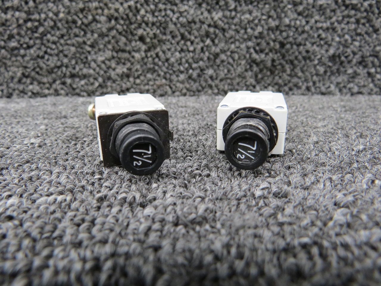 7277-2-7.5, 7274-2-7.5 Klixon Set of 2 Circuit Breakers (Amps: 7.5)
