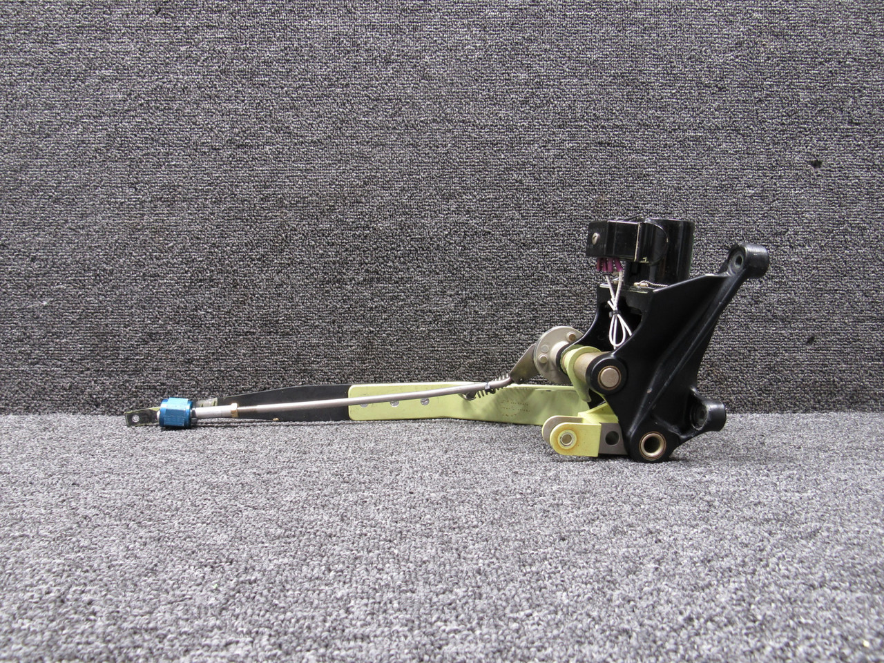 25-8UN125-1A Hawker BAE 125-800A Landing Gear Selector Assembly