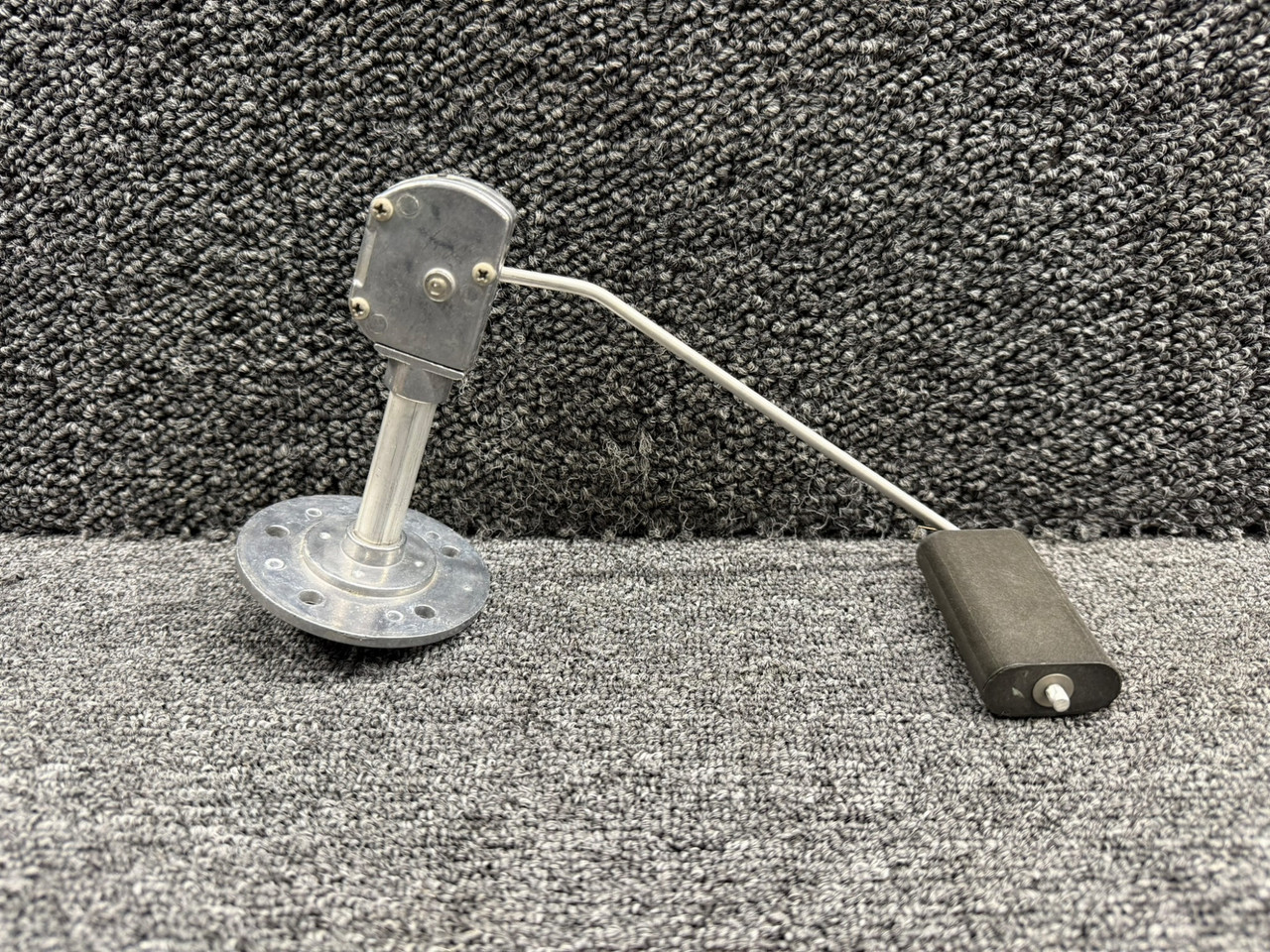 CB7740-1 (Alt: 96-380042-1) Beech V35B Fuel Quantity Transmitter Outbd LH (Core)