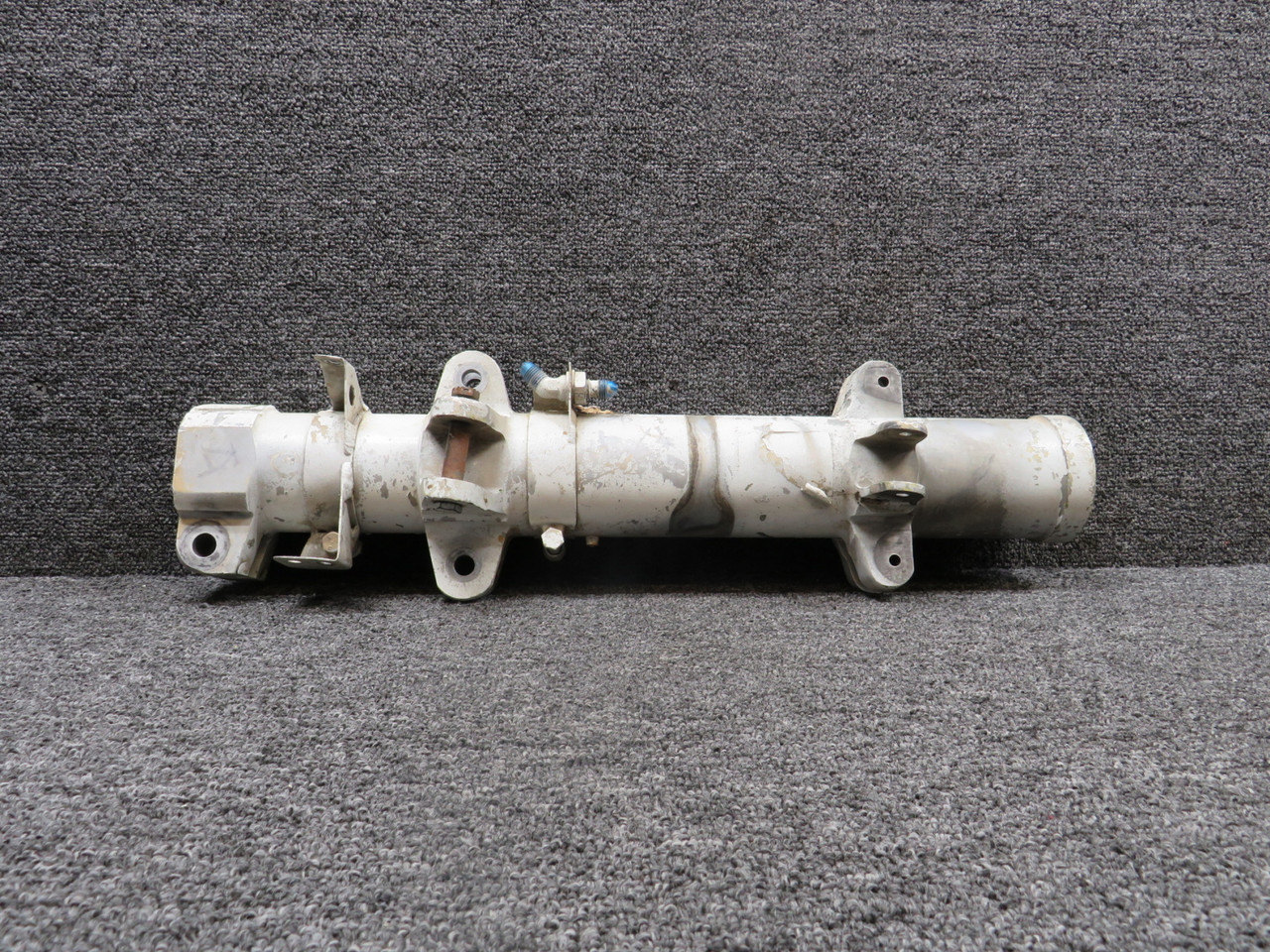 35-815246-5 Beechcraft Main Gear Cylinder LH