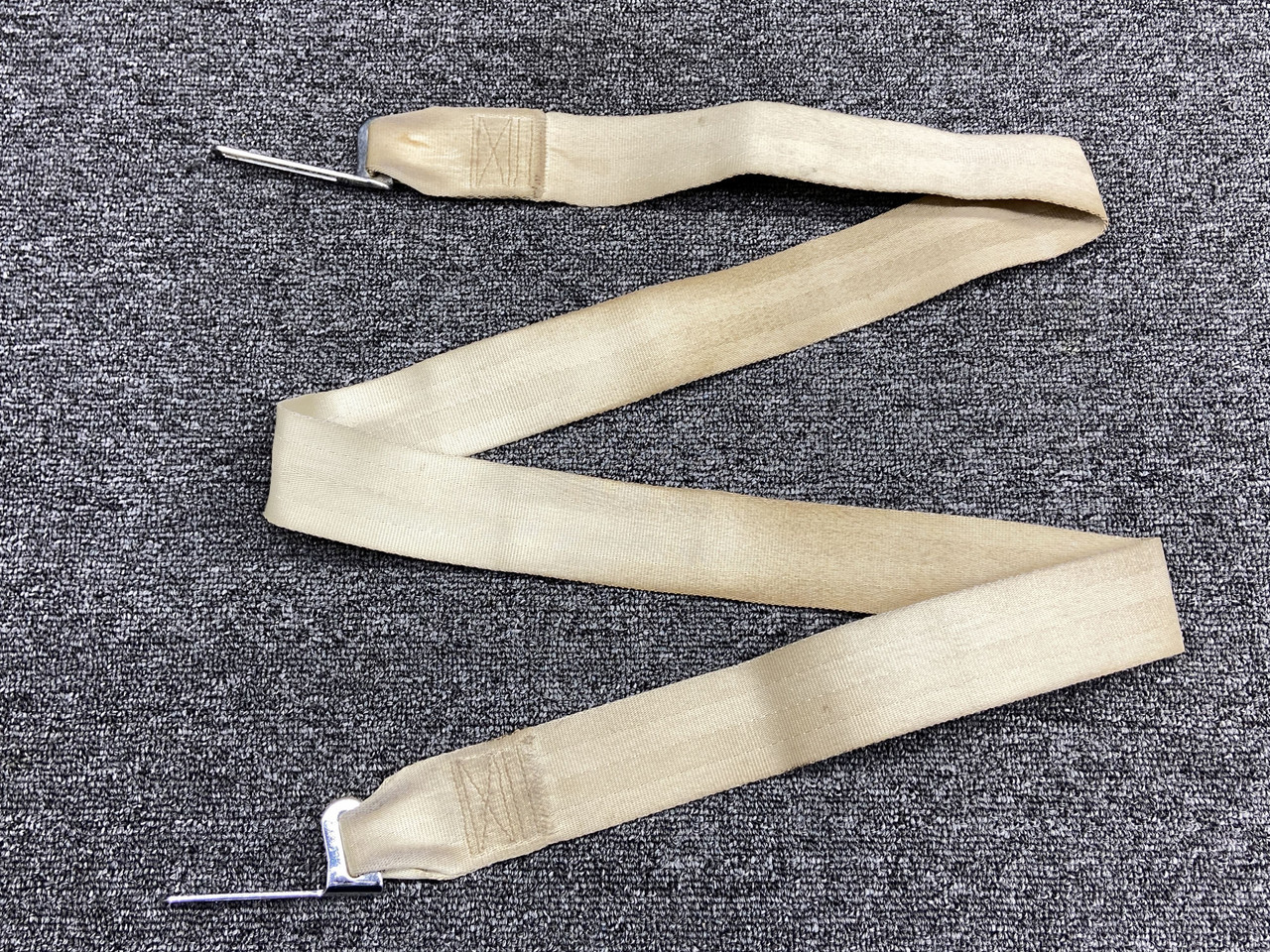 58-530081-19 Beechcraft K35 Shoulder Seat Belt
