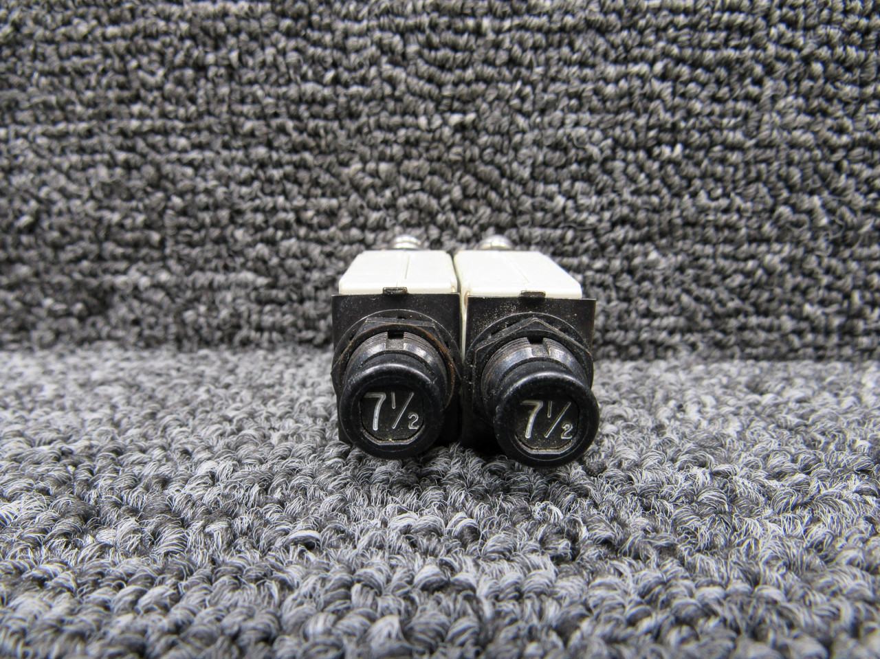 KUCページ 7277-2-7.5 Klixon Breaker 7.5A (Set of 2) For Sale