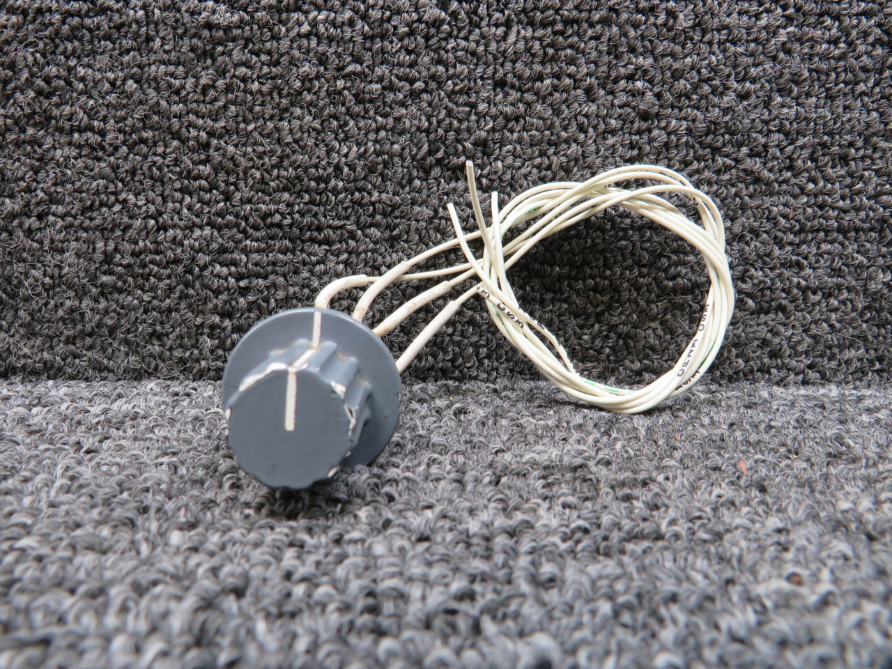 83161-1-03N Grayhill Switch with Knob For Sale