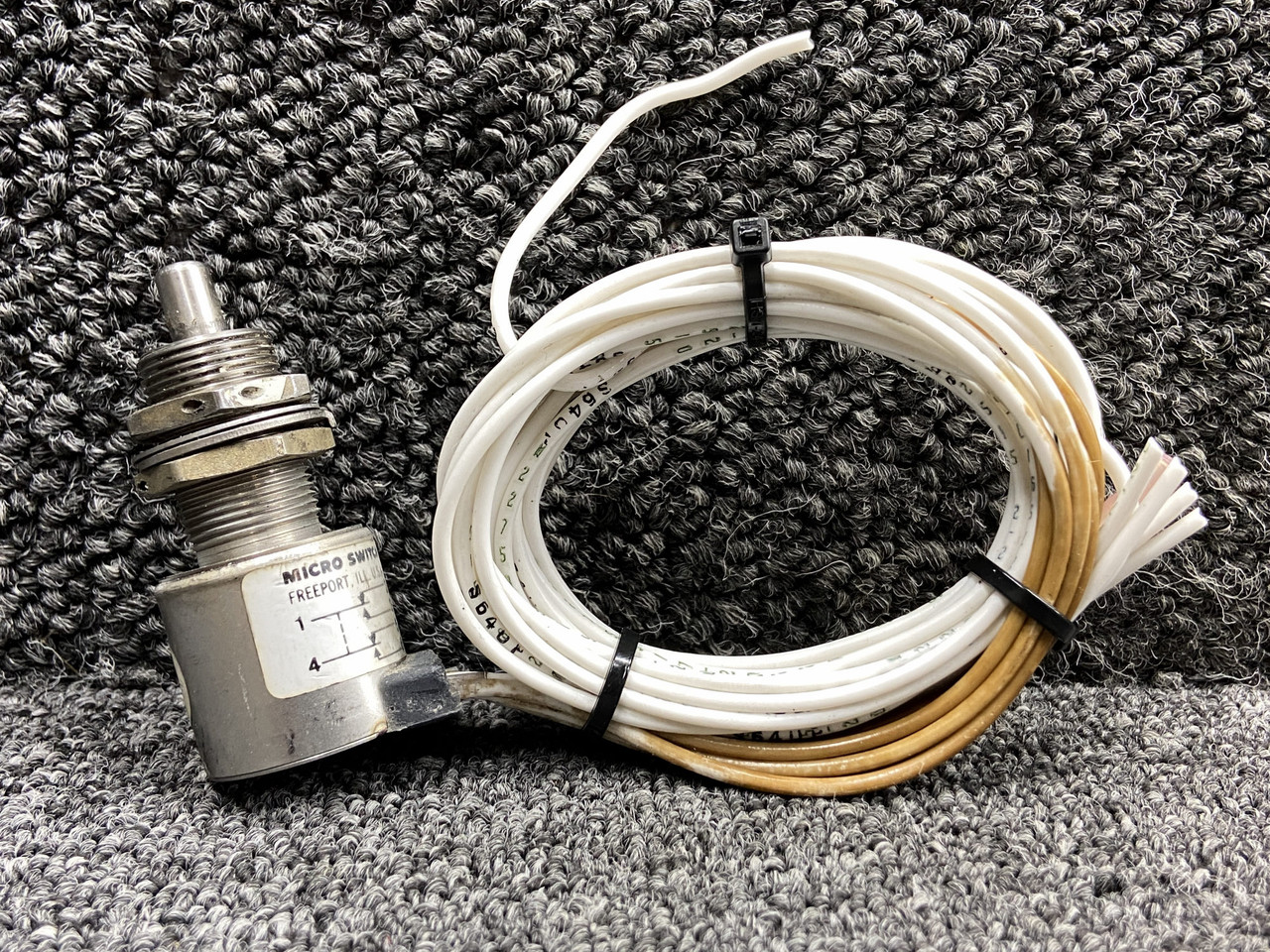 1CH25 (Alt: 100-381006-1) Cutler Hammer Landing Gear Limit Switch