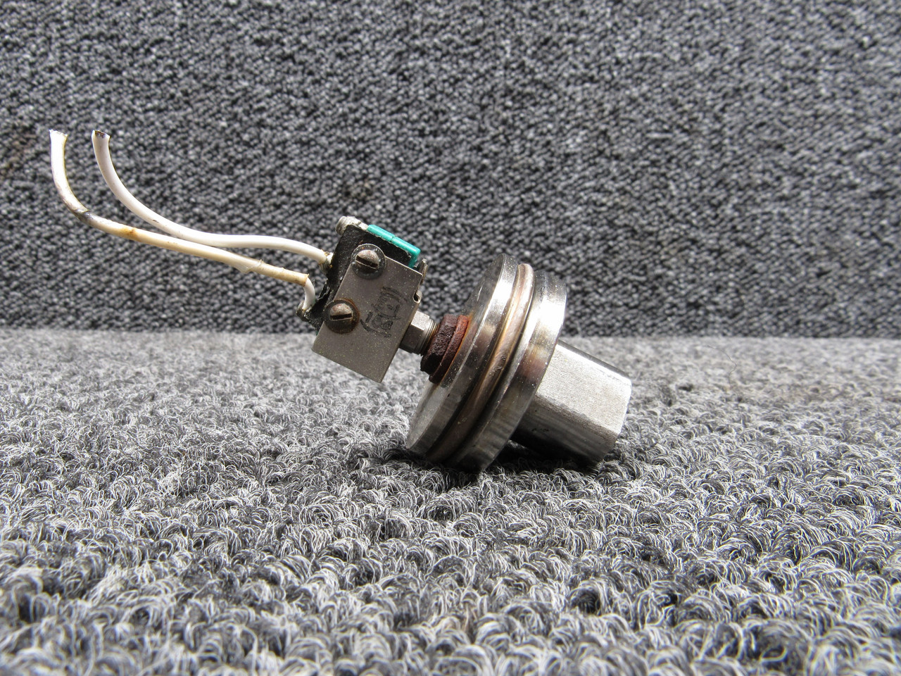 717-6049-2 (Alt: 1106P55) UTC Aerospace De-Ice Switch For Sale