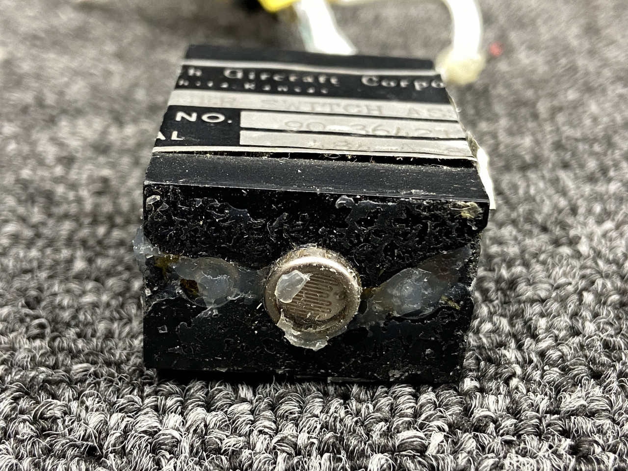 90-364217-5 (Use: 90-364217-7) Beechcraft A36 Photocell Dimming Switch Assembly