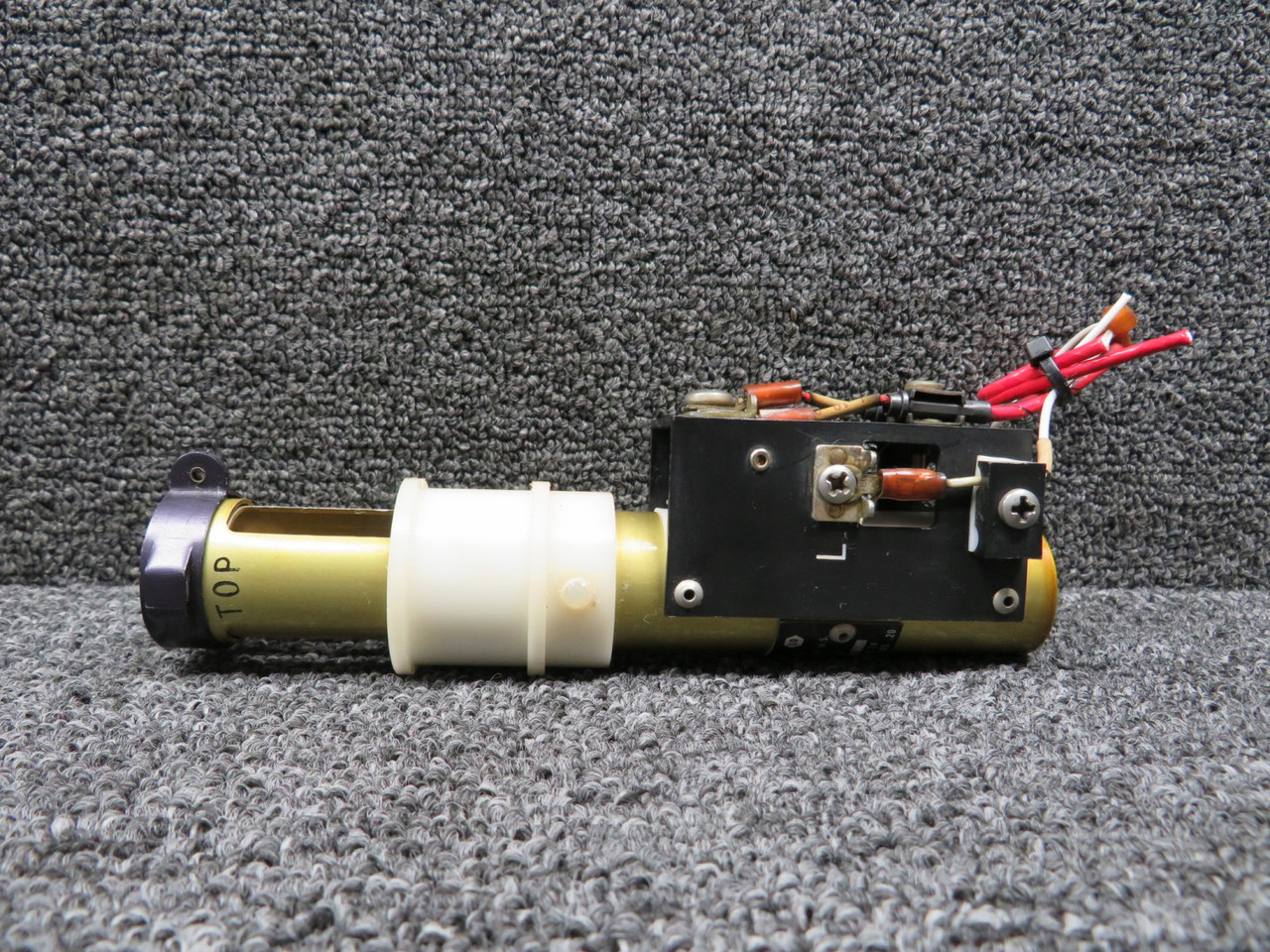 020-950-010 (Alt: 9914242-14) Gull Airborne Fuel Quantity Tank Unit