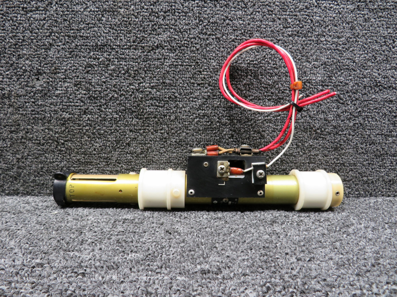 020-950-006 (Alt: 9914242-10) Gull Airborne Fuel Quantity Tank Unit