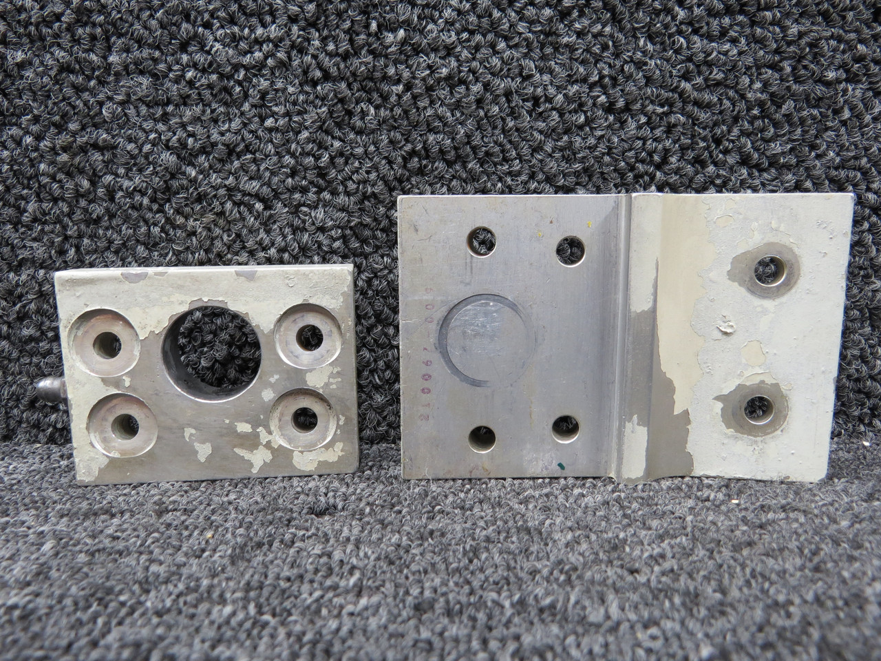 210067-009, 210067-008 Mooney M20K Main Gear Attach Bracket with Fitting RH