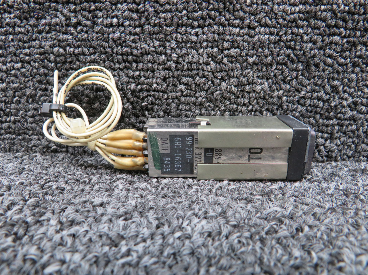 M22885-90-U Aerospace Hyd Temp Low Annunciator Switch