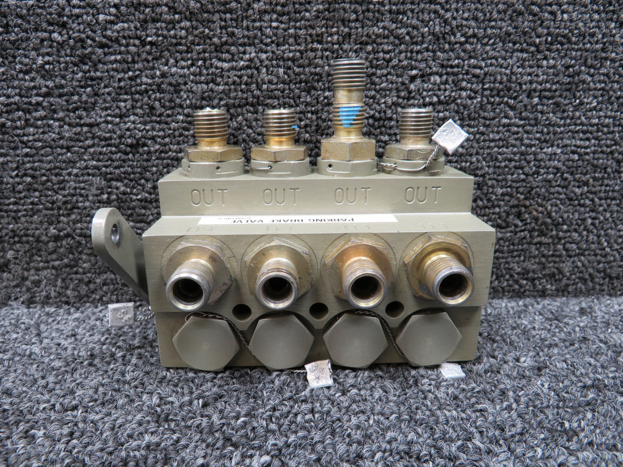 7600 (Alt: 9914098-2) Sterer Parking Brake Valve