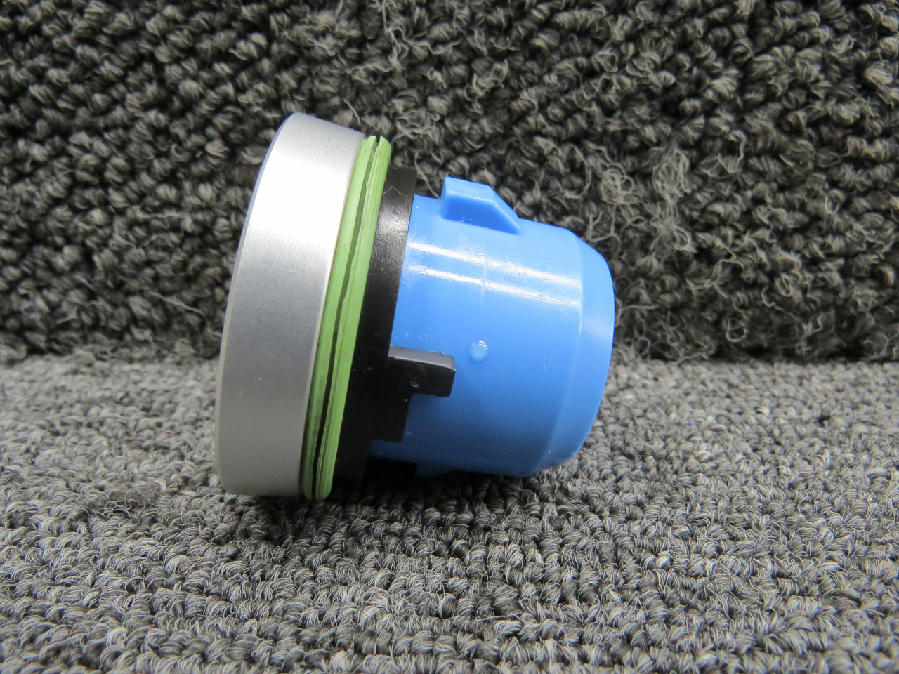 IG11-8DY (Alternate Part Number: 18052-302) Newton Locking De-Ice Cap