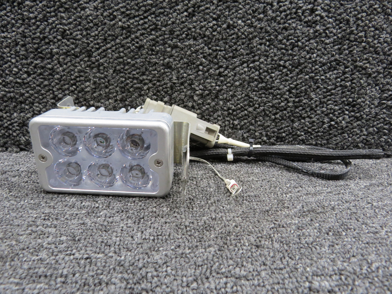 38021-104 Cirrus Vision Jet SF50 Wing Tip Landing Light Assembly RH