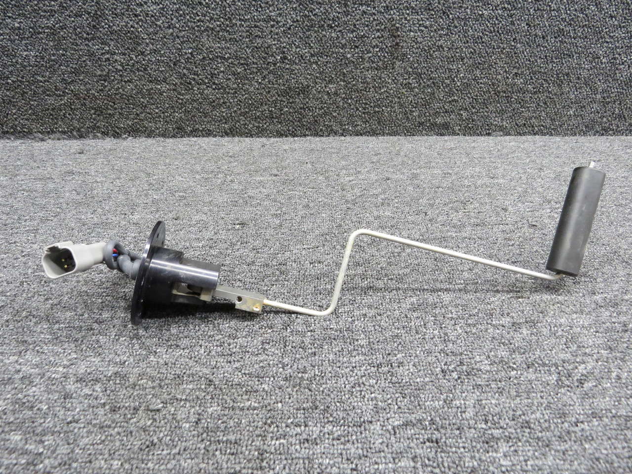 CC2840220011-102 (Alt: 35810-002) CiES Fuel Level Sensor Collector RH (V: 9-28)