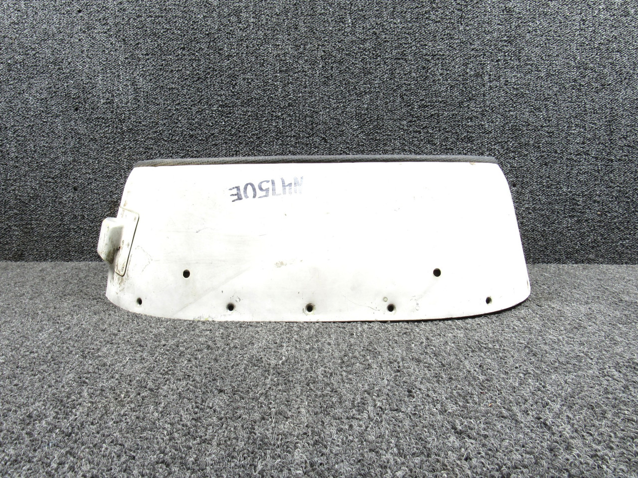 1379529H403 Jetstream 3200 Center Lower Cowl