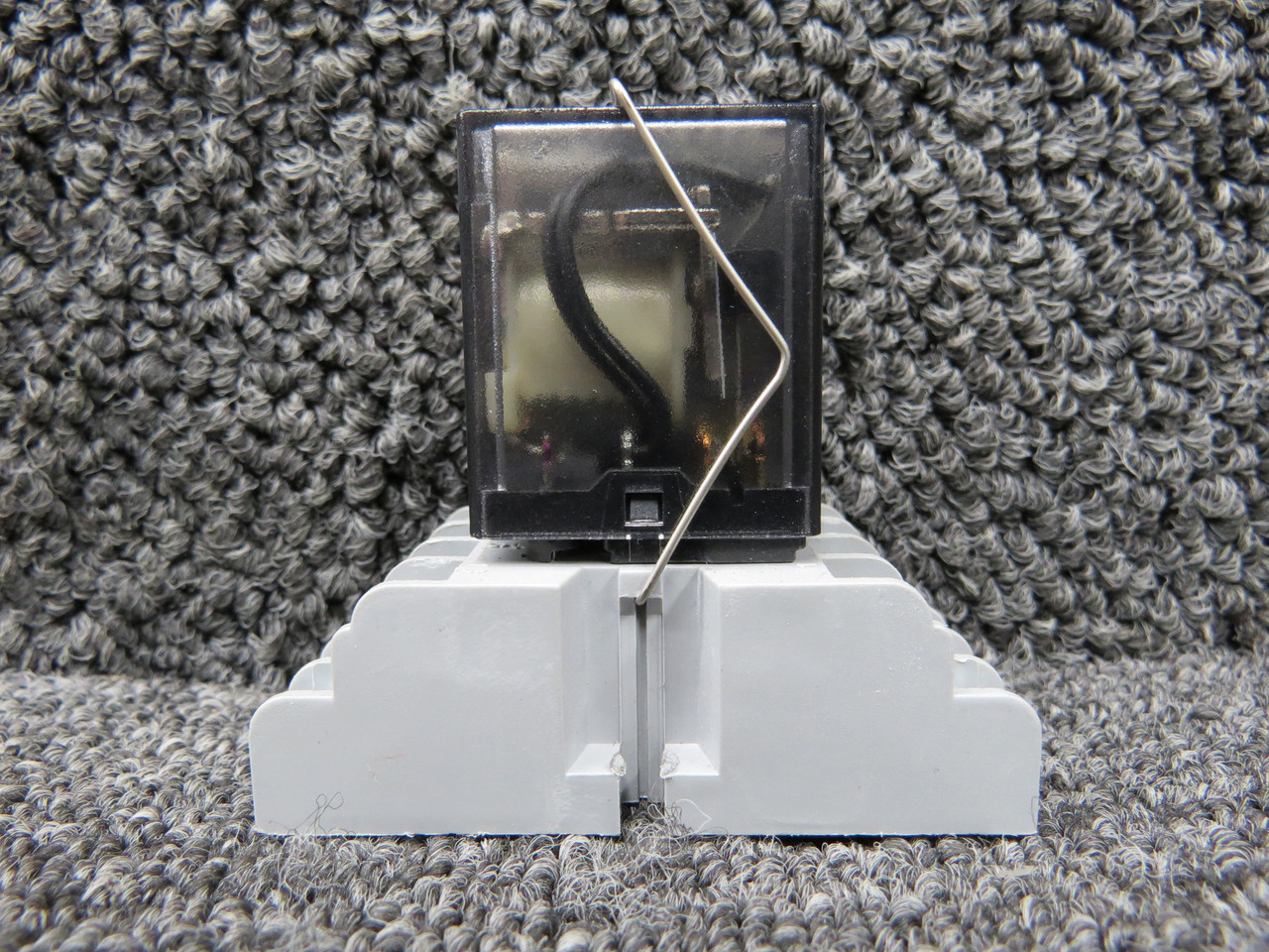 27E166, KHAU-17D16-24 Tyco P&B Relay Socket with Relay (Volts: 24)