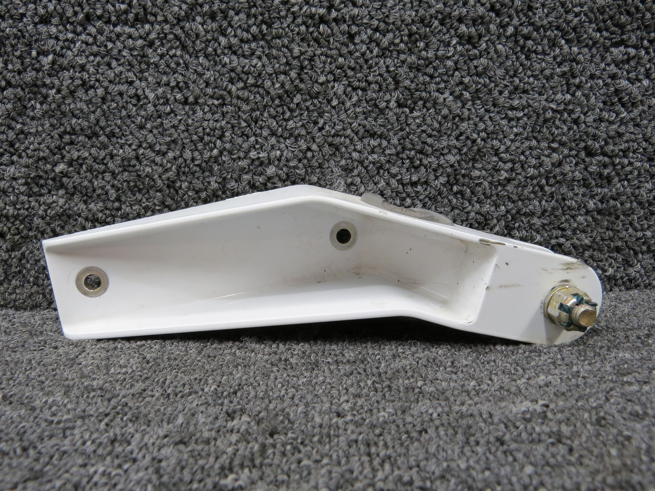 33304-001 Cirrus Vision Jet SF50 Middle Flap Hinge LH