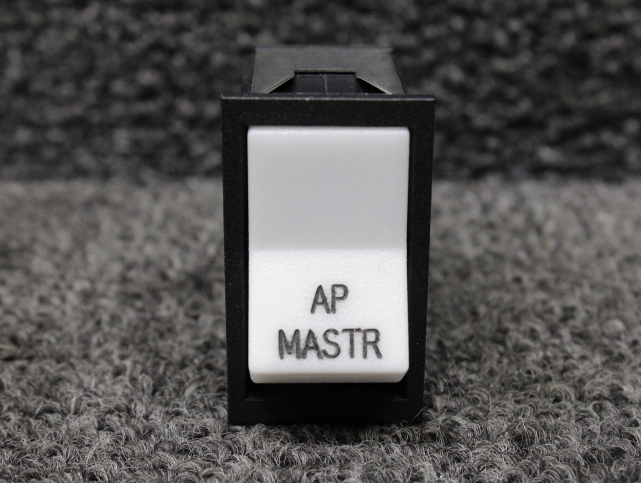 8941K699 (Alt: 688-296) Piper PA46-500TP AP Master Switch