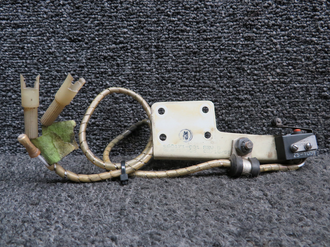 660171-001, ZS-1009 Mooney M20R Throttle Switch Bracket with Switch