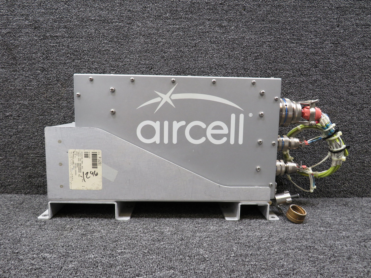 aaページ P15864-001 Gogo Aircell ATG-500 Wireless Internet Transceiver with