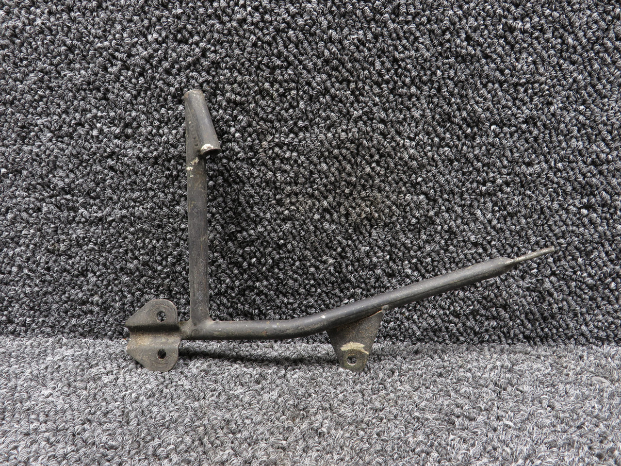 0551019-5 (Alt: 0551019-1) Cessna 172N Throttle Support Assembly