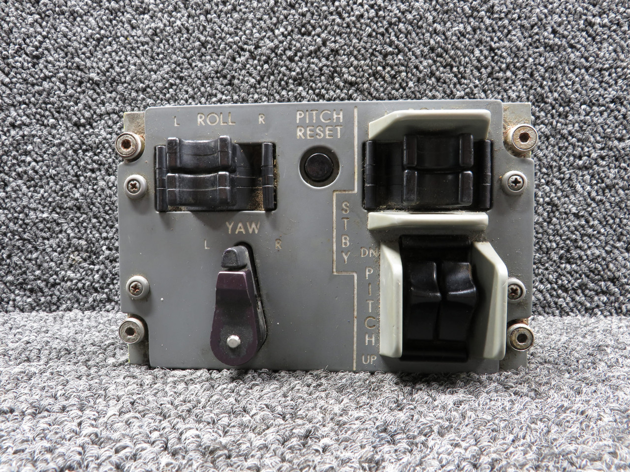 SAAB メンテナンスキット 7239035-803 SAAB 340 Auto-Pilot Control Switch Panel For Sale