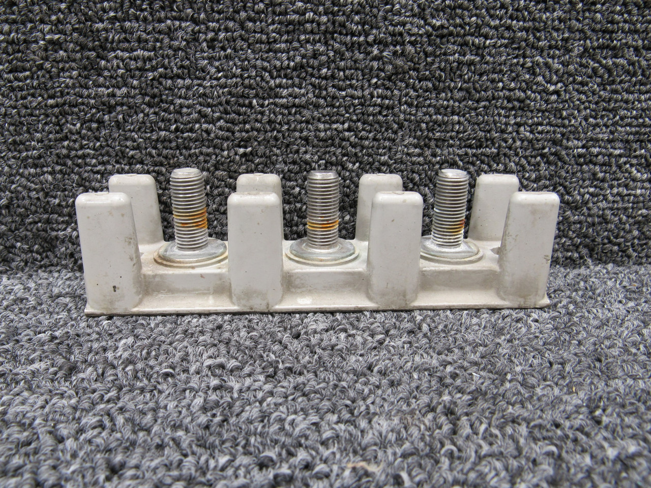 MS27212-5 (Alt: MS27212-5-3) Beechcraft King Air C90 Terminal Board