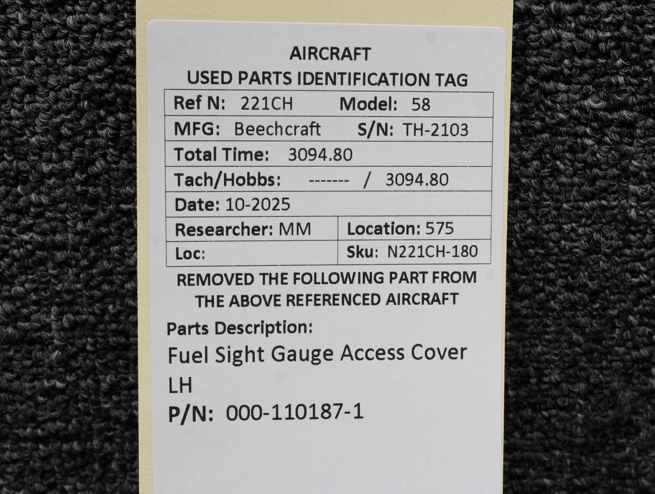 000-110187-1 Beechcraft 58 LH Fuel Sight Gauge Access Cover