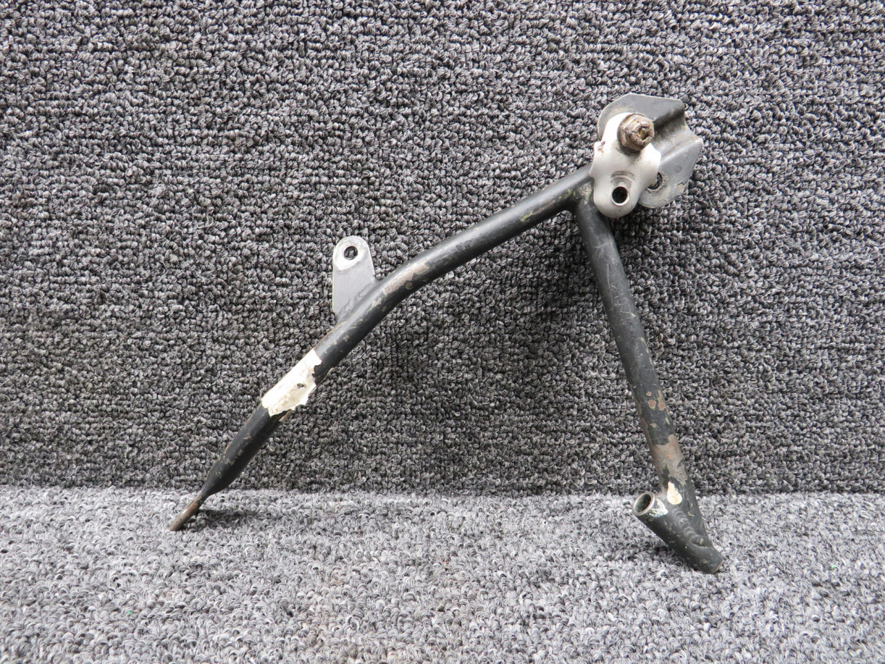 0551022-1 Cessna 172N Throttle Cable Bracket Assembly