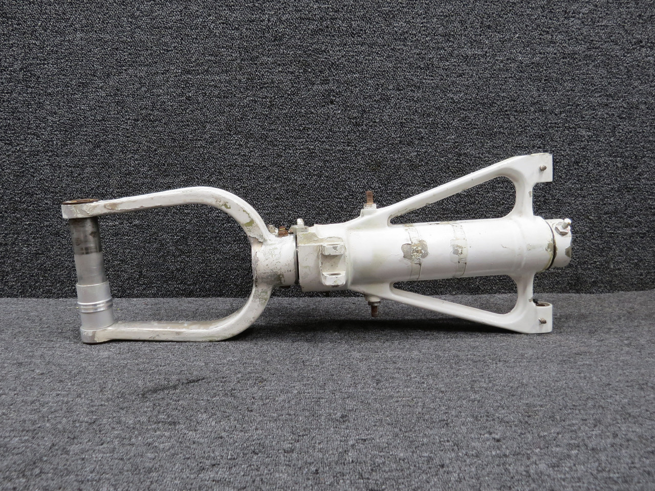 45333-007 Piper PA-31T Nose Gear Strut Assembly