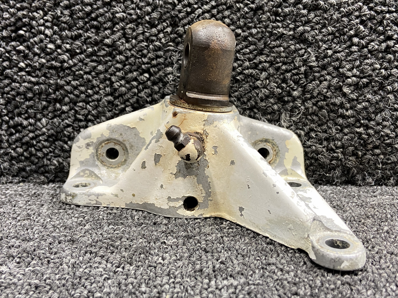 95643-009 (Casting#: 95363-3) Piper PA44-180 Main Gear Truss Assembly RH
