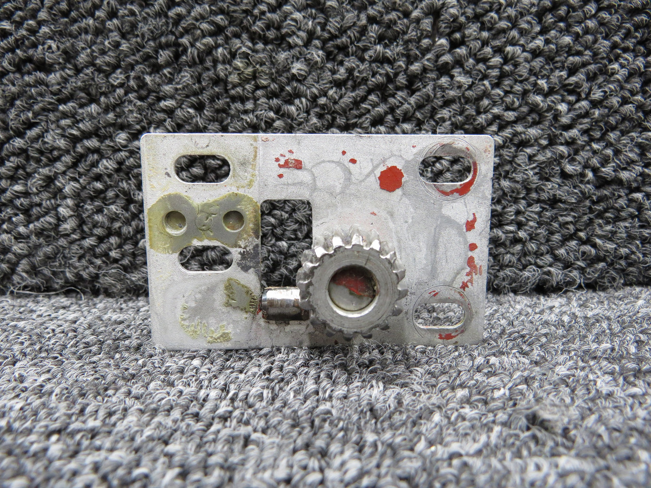 1712080-2 Cessna 177RG Cabin Door Clutch Assembly RH