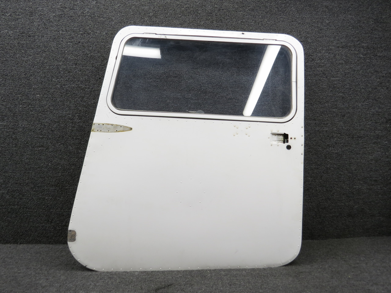 0511460-1 Cessna 172B Cabin Door Structure Assembly LH with Window