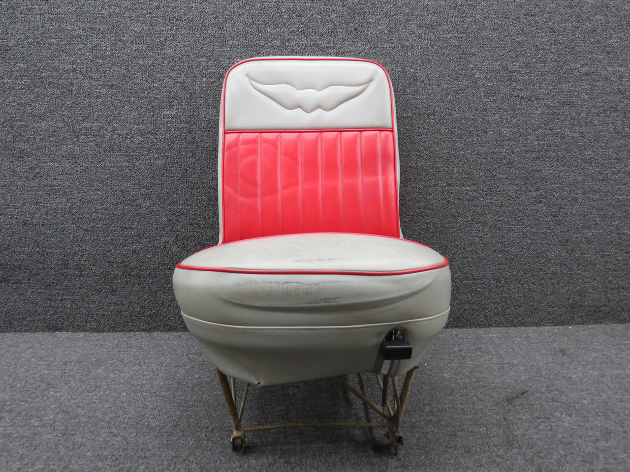 0500104-74 Cessna 172B Pilot Seat Assembly