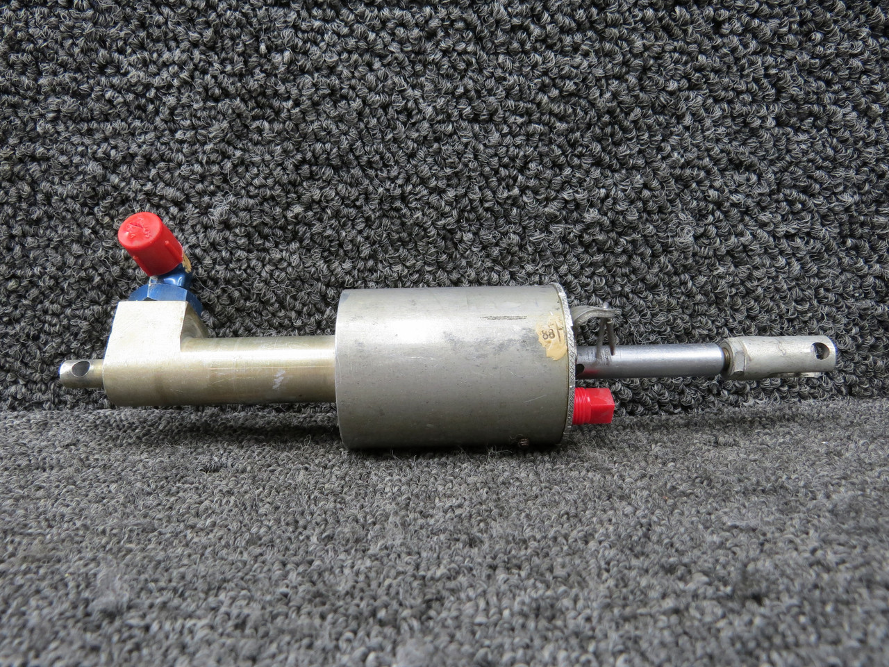 0541138-20 Cessna 172B Master Brake Cylinder Assembly RH