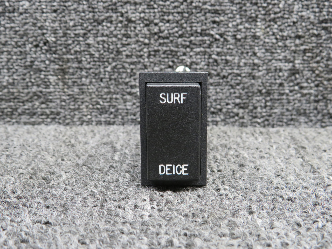 8941K701 (Alt: 688-297) Piper PA34-220T Surface De-Ice Push Switch