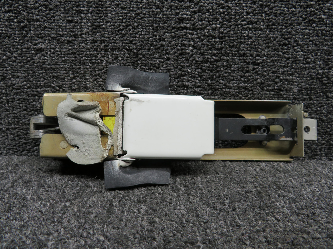 68188-000 Piper PA34-220T Cabin Door Latch Assembly