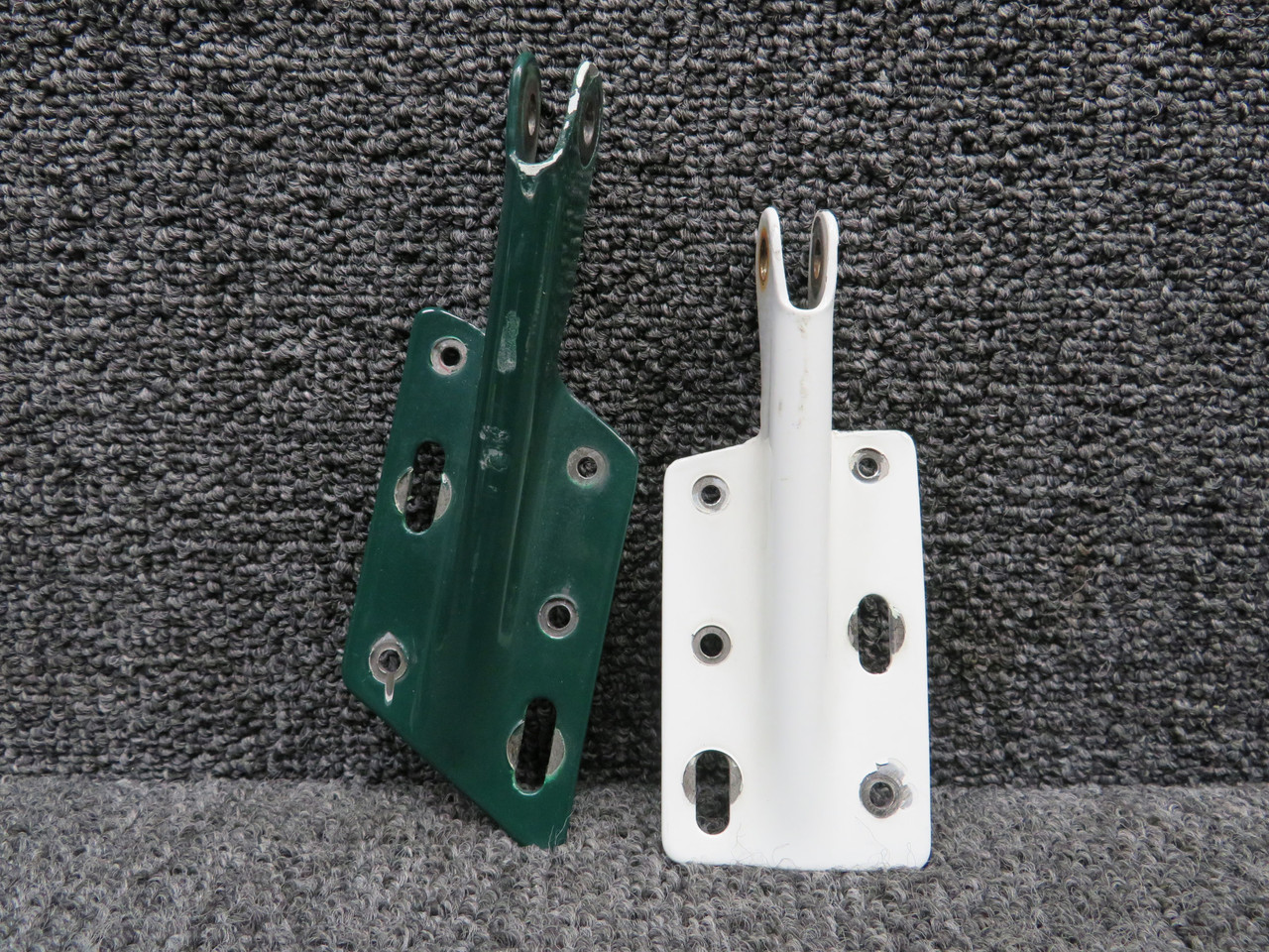 79475-007, 79475-008 Piper PA34-220T Cabin Door Upper and Lower Hinge Assy