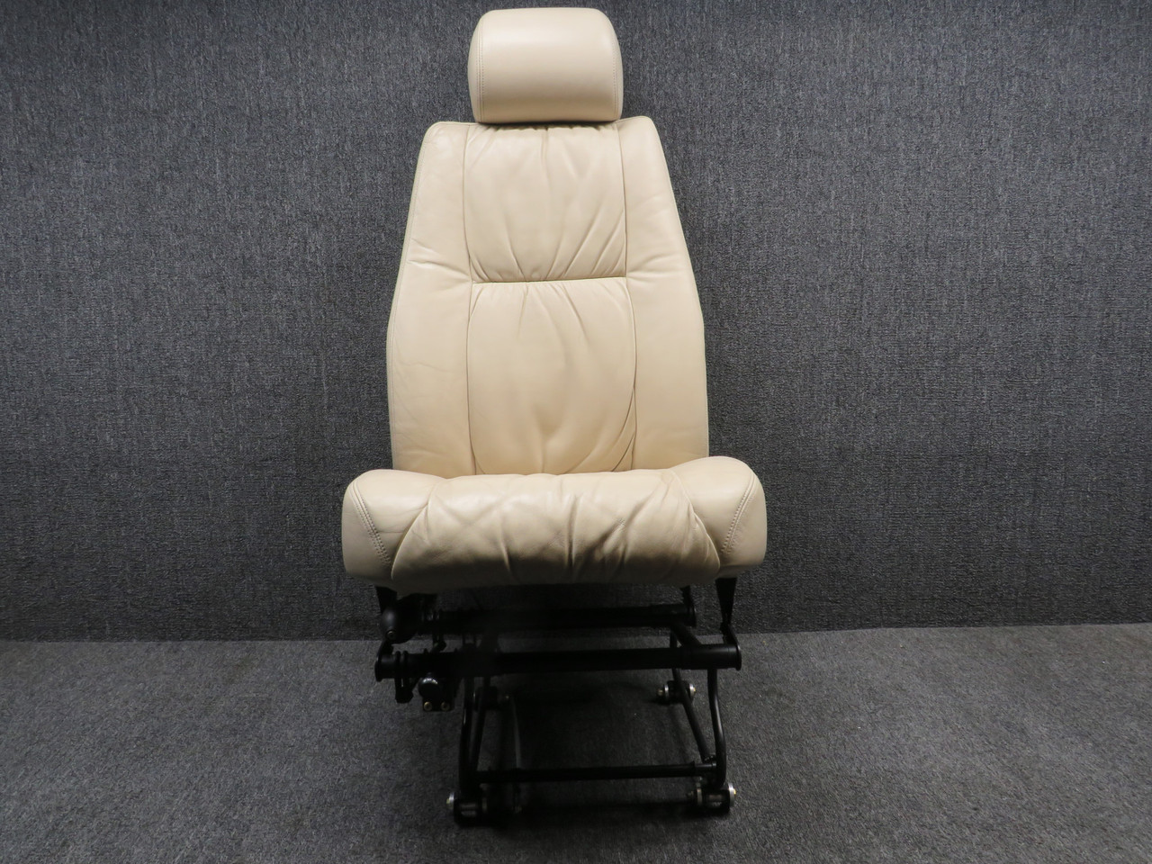 89026-012, 587-404 Piper PA34-220T Pilot Vertically Adjust Seat w Cylinder