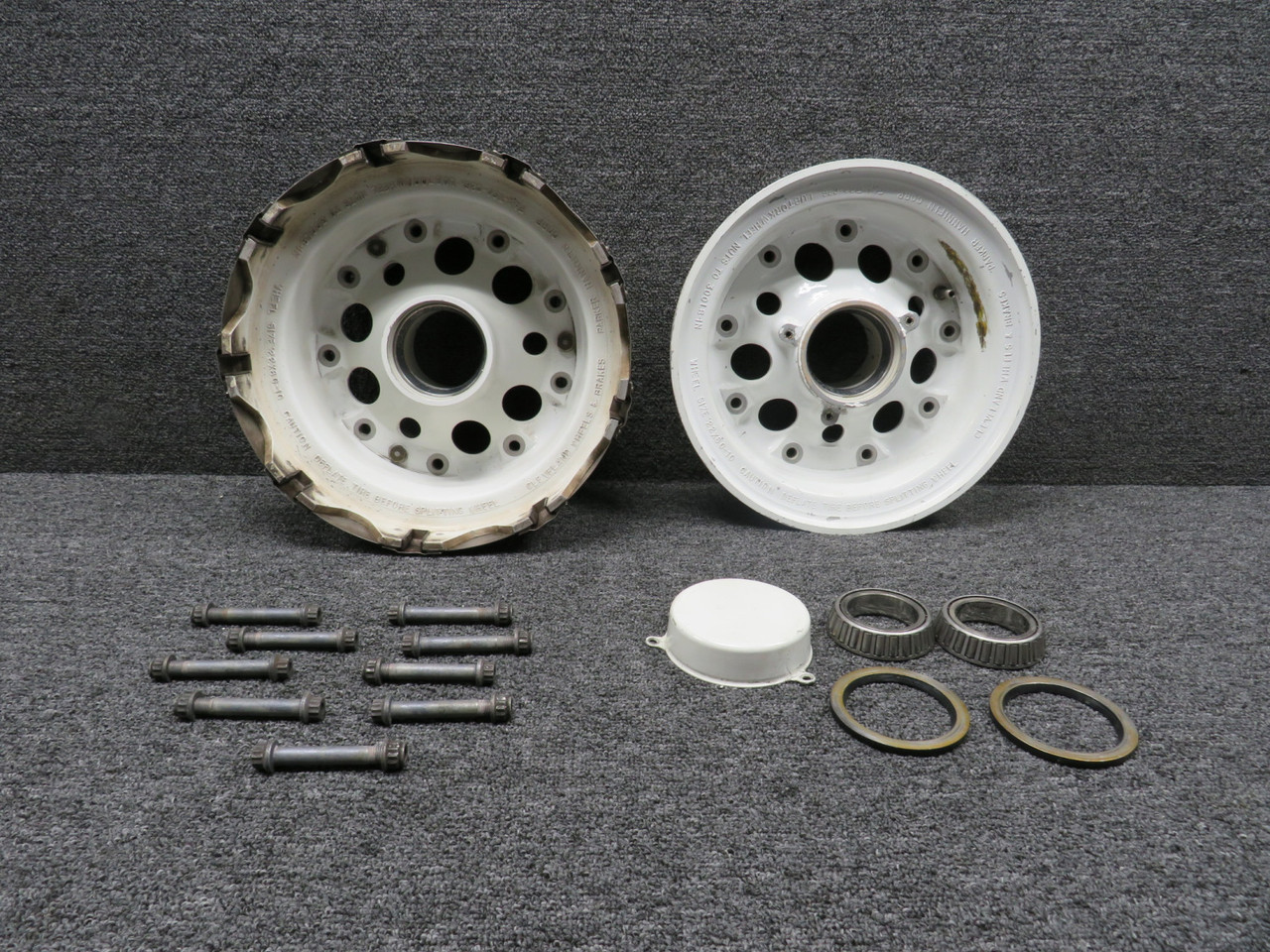 40-202 (Alt: 912222-2) Cleveland 22x8.0-10 Main Wheel Assembly RH